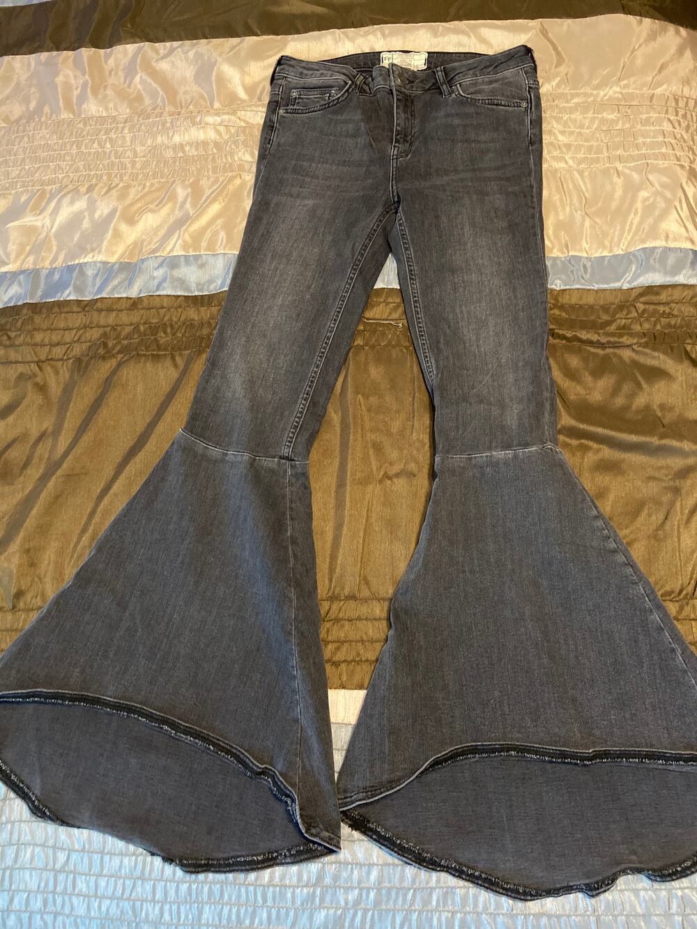 Free People dark wash super bell bottom flare jeans size 26